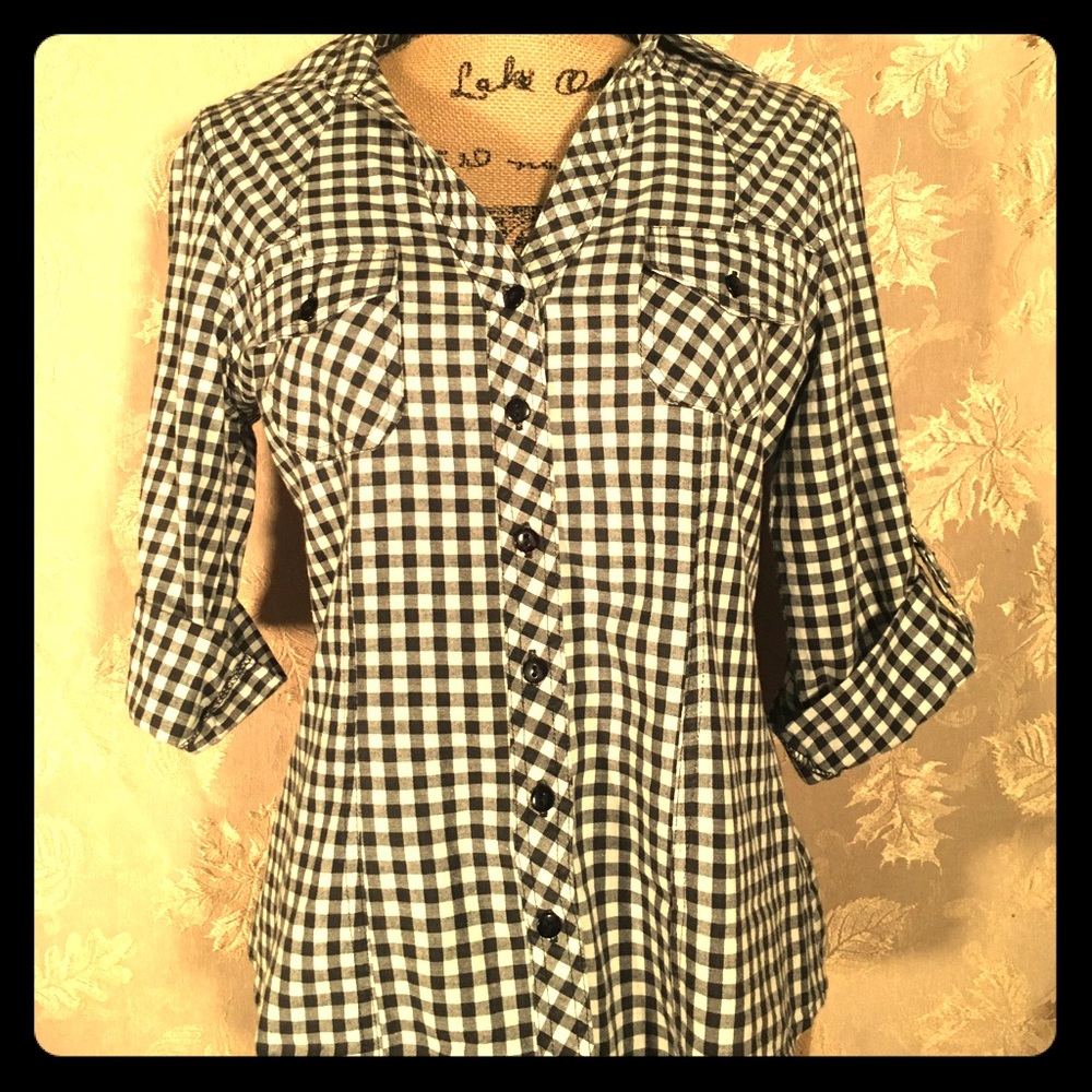 Eden & Olivia button up top
